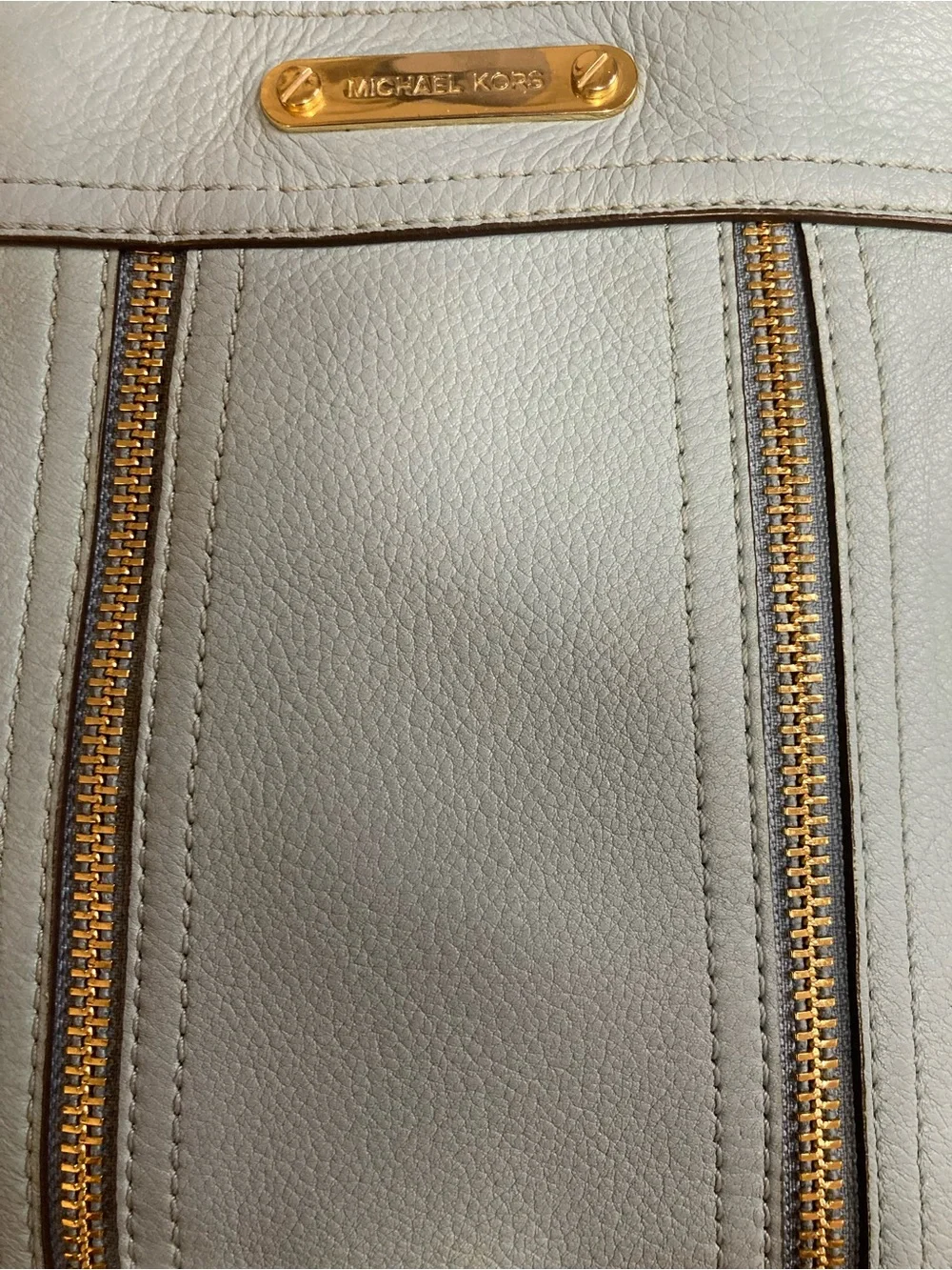 Michael Kors Moxley Zipper Pebbled Leather Crossbody VGC
